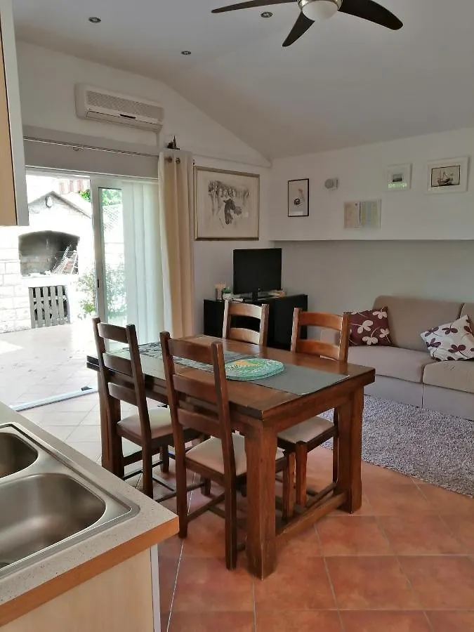 Apartment Dzoni Split 0*,  Croatie